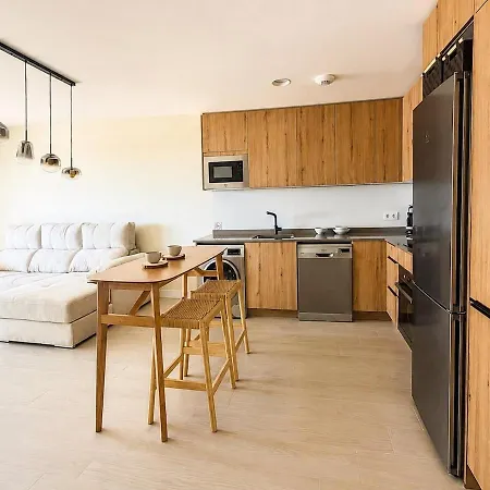 Modern Luxury - Camarate Hills Apartmán *